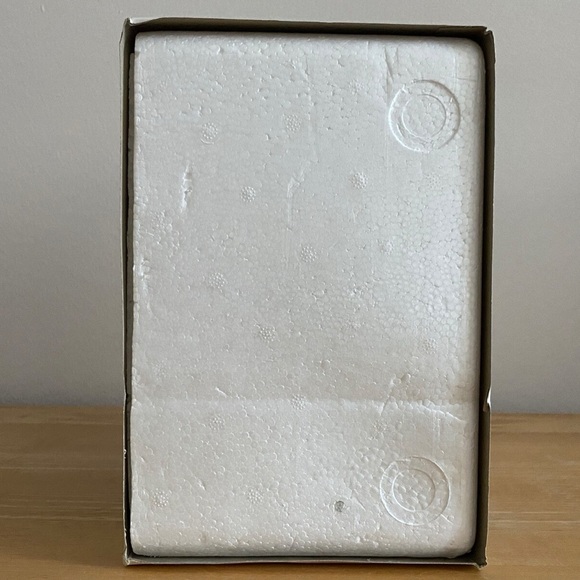 Dept 56 Dickens’ Village Series 1996 “Nettie Quinn Puppets & Marionettes” #58344 - Picture 16 of 16